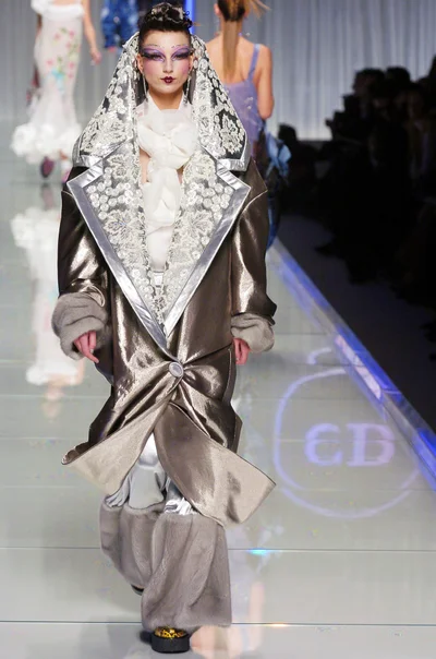 Look 16